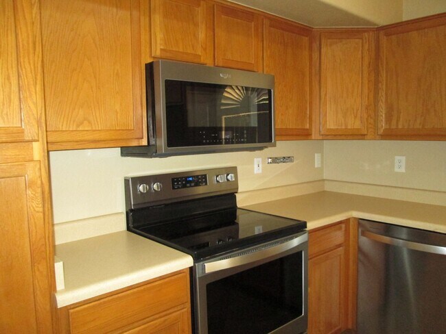 Building Photo - 421 S Dodge Dr