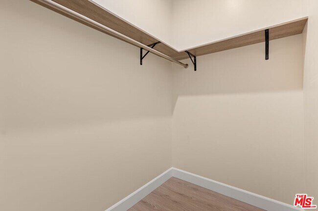 Building Photo - 6255 Gentry Ave