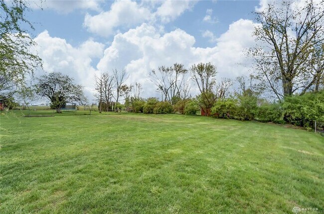Building Photo - 2108 N Fairfield Rd