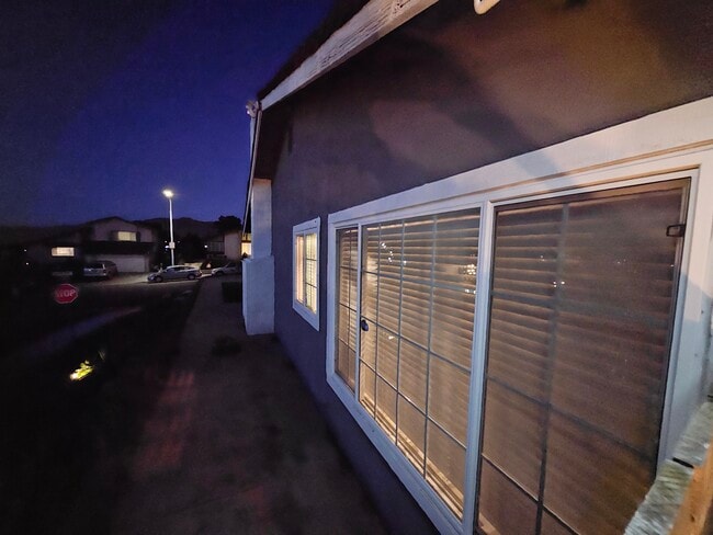 Building Photo - 205 Glenview Cir