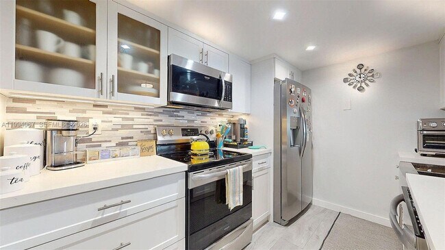 Building Photo - 6840 SW 45th Ln