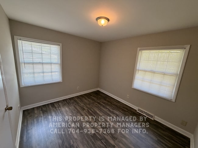 Building Photo - 4518 Kavanaugh Dr