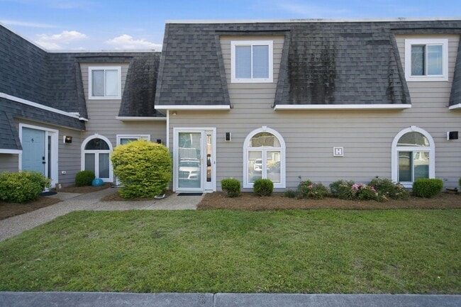 Building Photo - 6328 Wrightsville Ave