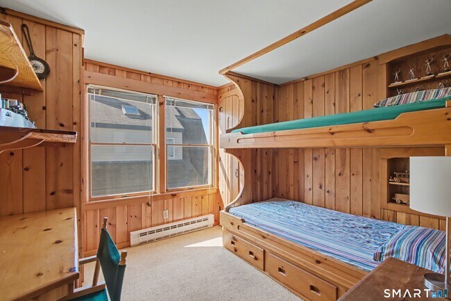 Building Photo - 217 W Shore Ave