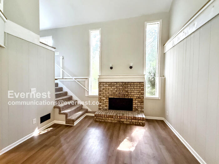 Building Photo - 5970 Dewey Heights Rd