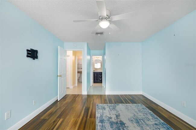 Building Photo - 1515 12th Ct SE