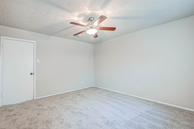 Building Photo - 24130 Silversmith Ln