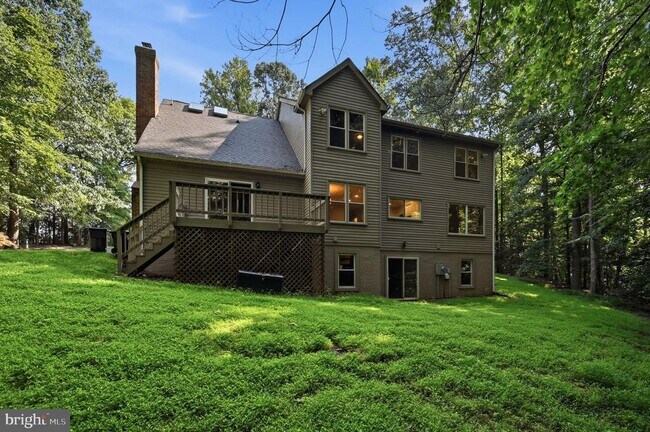 Building Photo - 2 English Hills Dr