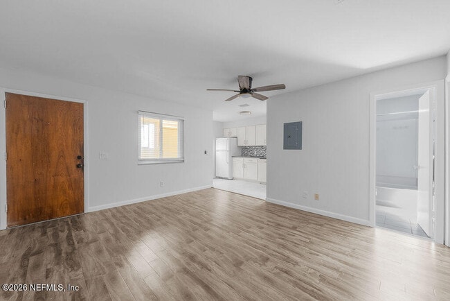 Building Photo - 107 2nd St S