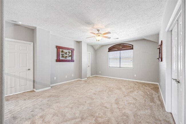 Building Photo - 8127 Edenwood Dr