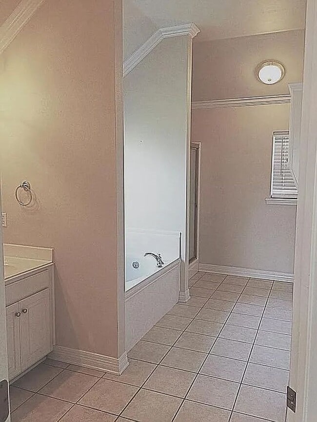 Building Photo - Close to Barksdale Air Force Base...