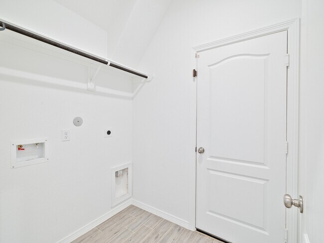 Building Photo - 10711 Catclaw Ct