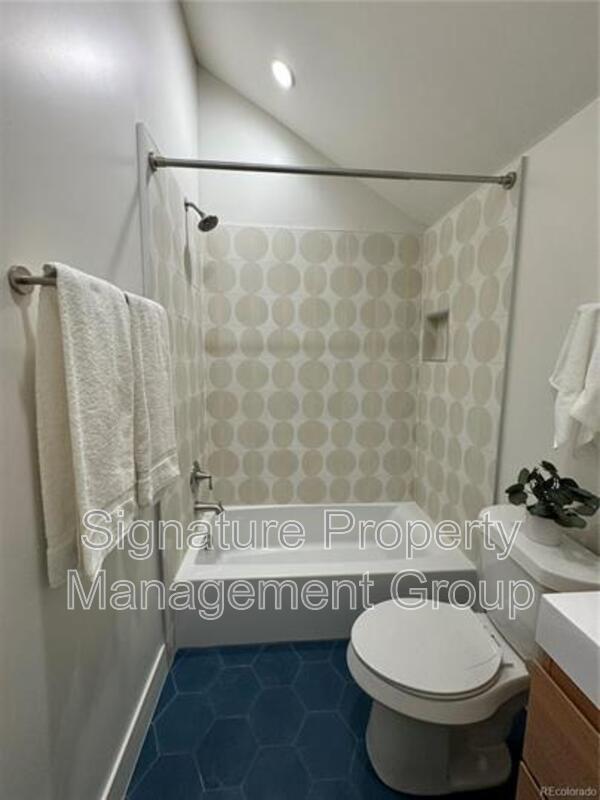 Building Photo - 4110 S Logan St