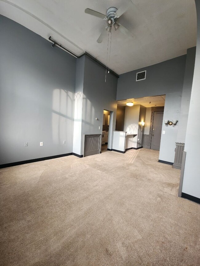 Building Photo - 35 Wood St