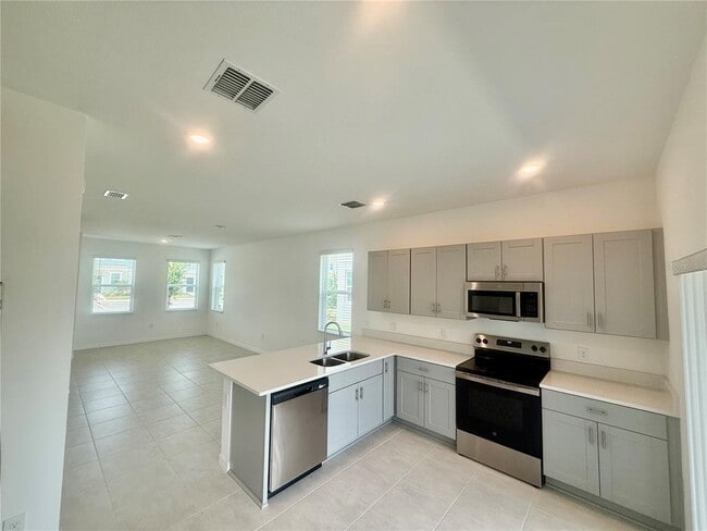 Building Photo - 3161 Skyline Lp