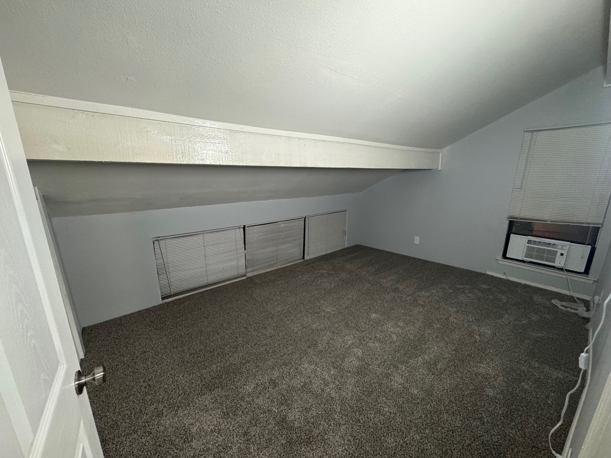 Building Photo - 7152 Fair Oaks Ave