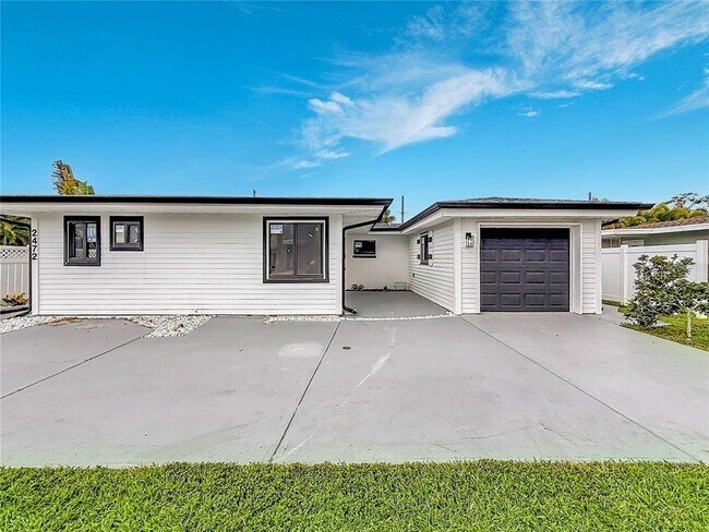 Building Photo - 2472 Tradewinds Dr