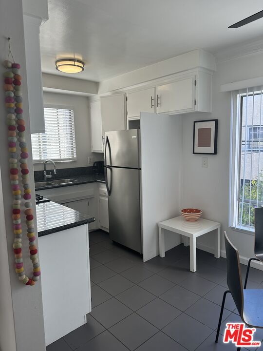 Building Photo - 1441 S Hayworth Ave