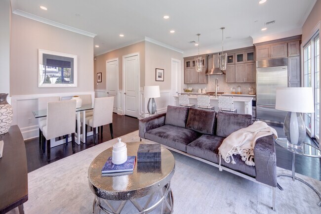 Building Photo - 10-25 Gabriel Ct