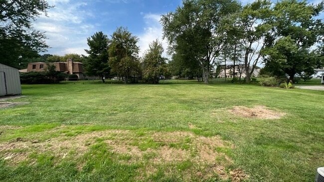 Building Photo - Westerville Ranch overlooking Hoover