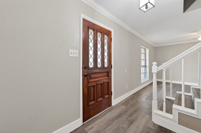 Building Photo - 4002 Cedar Ridge Ct