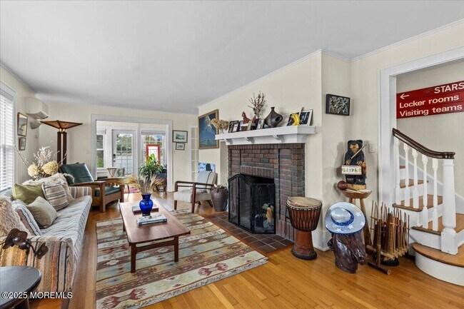 Building Photo - 1503 Comstock St