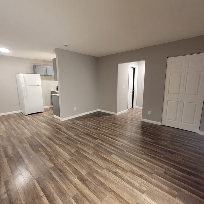 Building Photo - King Towers Apartments