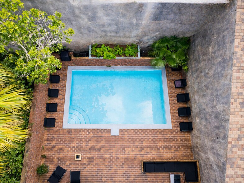 Building Photo - 508 Chartres St