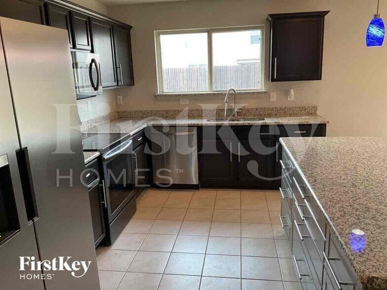 Building Photo - 7513 Captain Ln