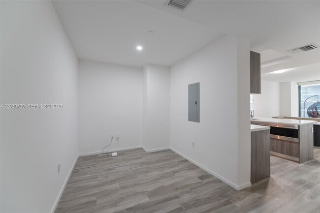 Building Photo - 801 S Miami Ave