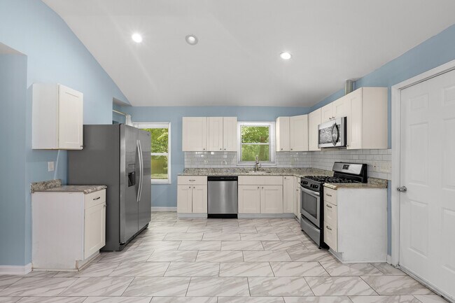 Building Photo - 2931 Diana Dr SW