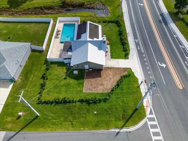 Building Photo - 1297 SE Floresta Dr