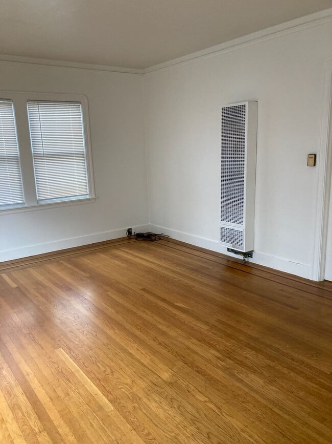 Building Photo - **Cute Home in SRJC Area!!**