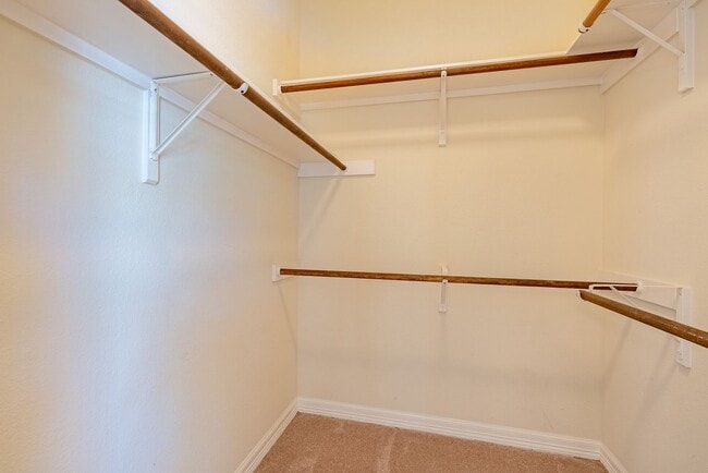 Building Photo - 1305 Delsie Dr