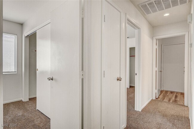 Building Photo - 9573 Paradise Rd