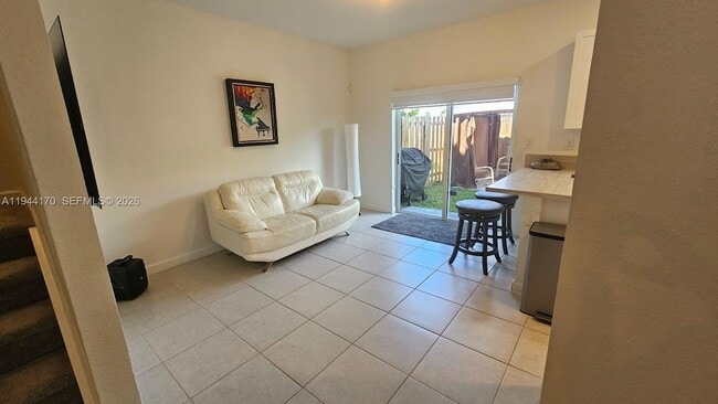 Building Photo - 1146 SE 26th Ter