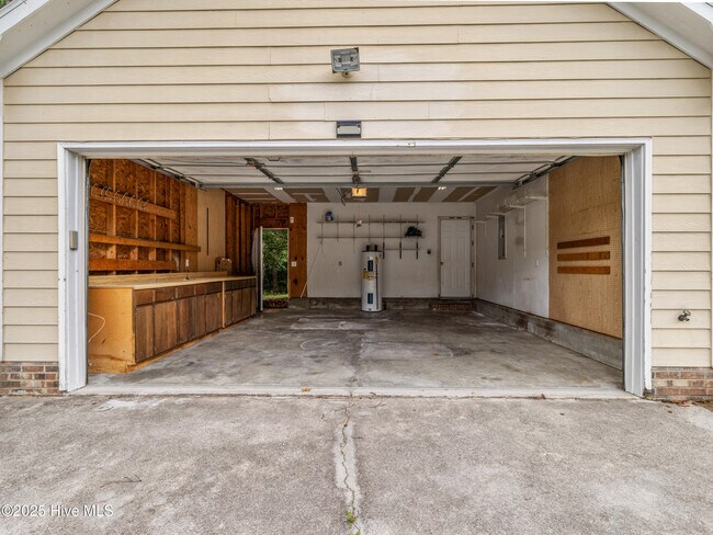 Building Photo - 882 Pine Valley Rd