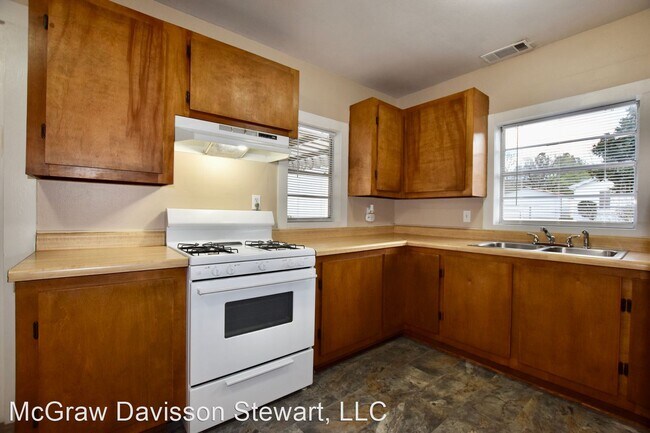 Building Photo - 2 br, 1 bath House - 1623 Texas St.