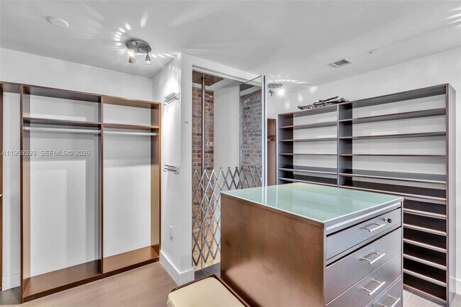 Building Photo - 1100 Biscayne Blvd