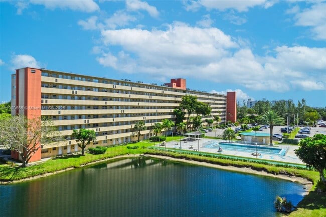 Primary Photo - 1770 NE 191st St