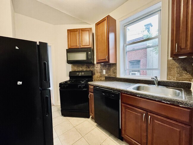 Primary Photo - 214 64th St