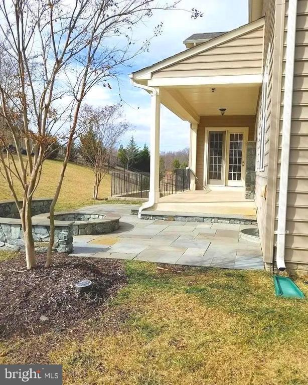Building Photo - 141 Coachman Cir