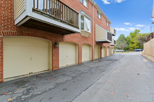 Building Photo - 101 Grove St