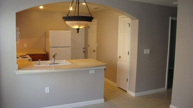 Building Photo - 655 Margie Dr