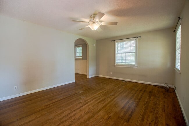 Building Photo - 3646 Walton St