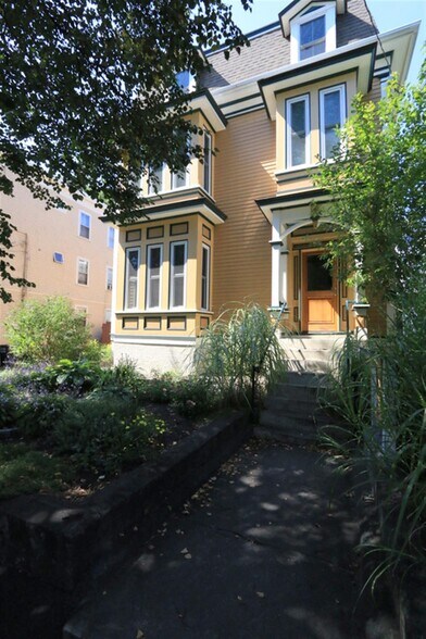 Building Photo - 9 Claremon St