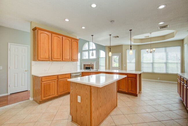 Building Photo - 11606 Canyon Mills Dr