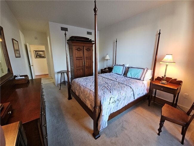 Building Photo - 364 Bellevue Ave