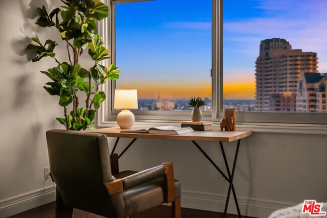 Building Photo - 10450 Wilshire Blvd