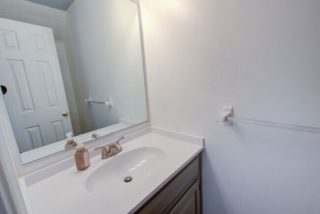Building Photo - 427 Las Gaviotas Blvd